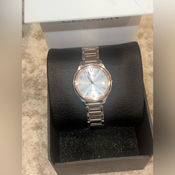 Citizen Eco-drive women’s two tone watch silver & rose gold - Picture 9 of 11